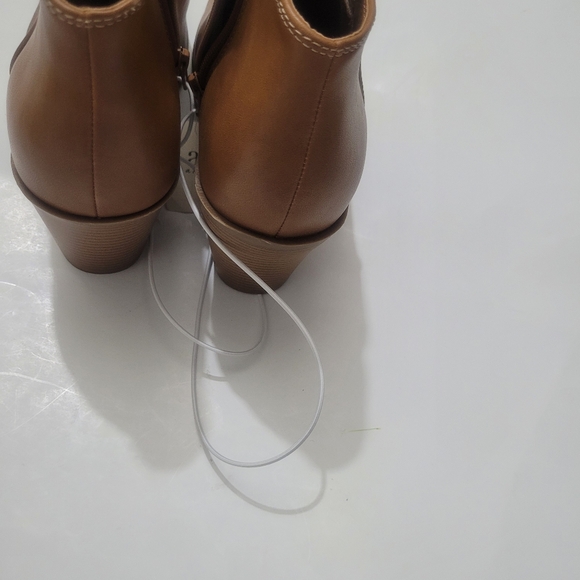 A.n.a Dutch, a new approach memory foam ankle boots, size 11M. - Picture 2 of 8